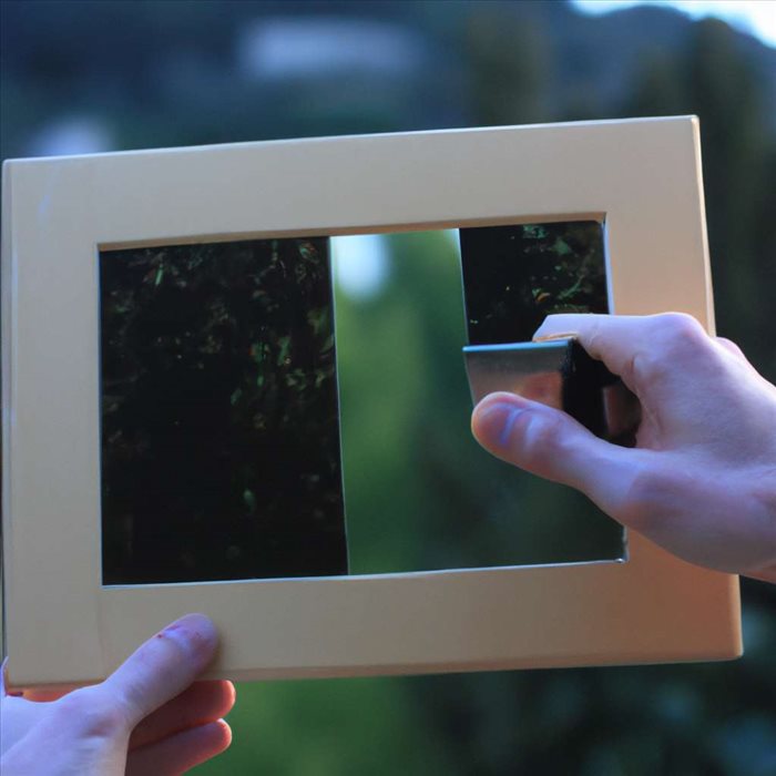 Décoller une Photo Collée : Guide Pratique et Astuces