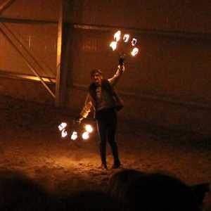 Valentine, un cracheur de feu à Cannes