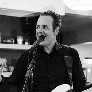Jérémie , un animateur musical à Antibes